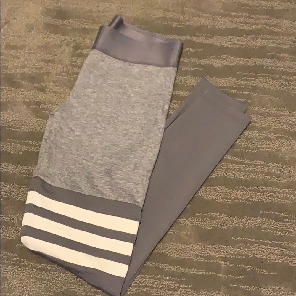 Bombshell light grey leggings small